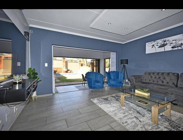 3 BEDROOM TOWNHOUSE FOR SALE IN GLENVISTA